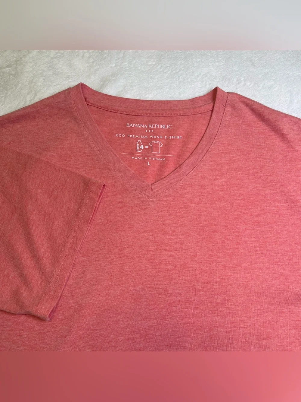 Banana Republic Mens Eco Premium Wash V-Neck T-Shirt Large Heathered Pink Coral